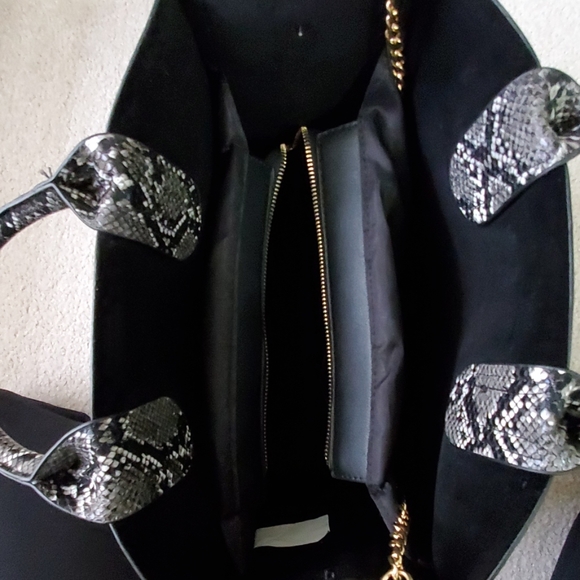 Black handbag with snake print handles - Picture 6 of 8